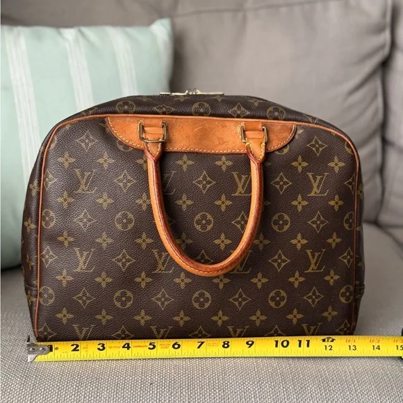 Vintage Louis Vuitton Deauville - Picture 7 of 16